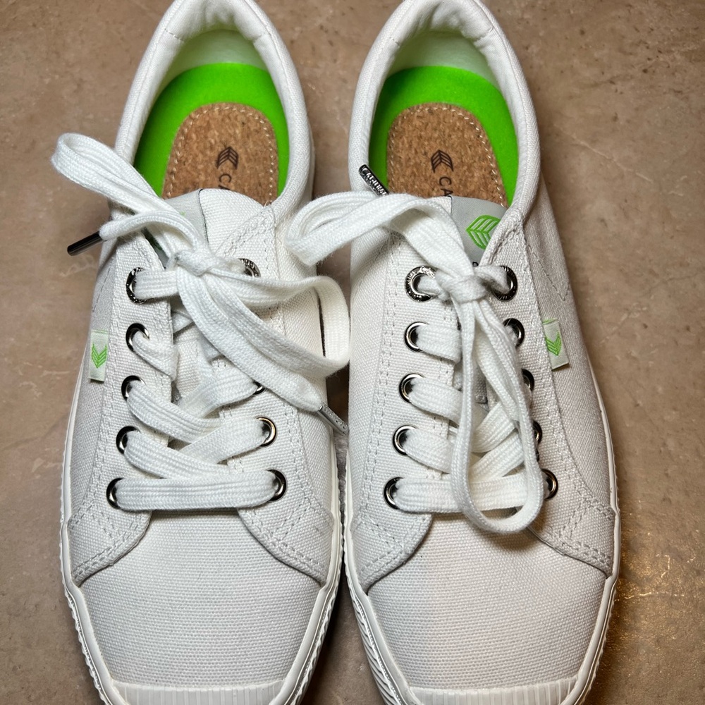Cariuma White Canvas Sneakers with Green Accents